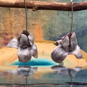 Handmade Iris dangle silver earrings & Aquamarine